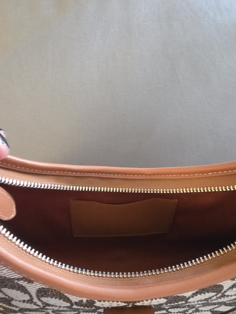 Coach Hamptons Hobo Bag In Crystal Signature Jacquard NWOT - Picture 6 of 16